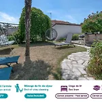 Pour 15 A 700m De La Prázdninový dům