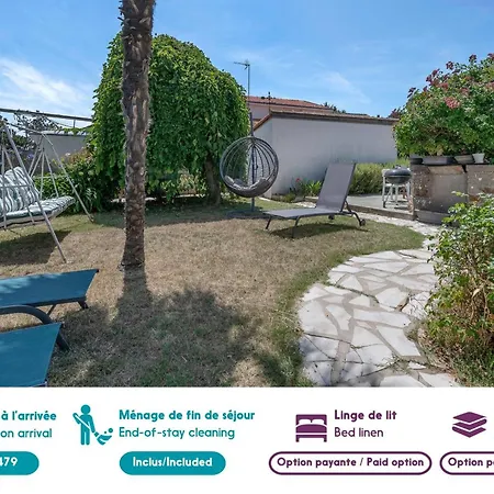 Pour 15 A 700m De La Ferienhaus